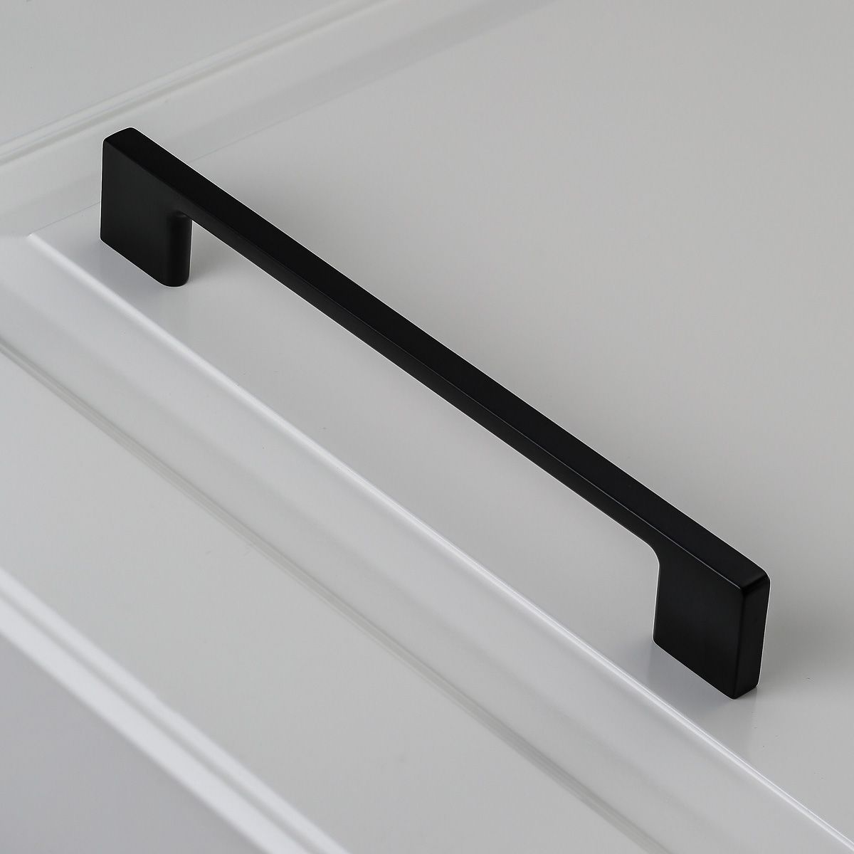 Ручка UZ 819 чёрная матовая 192